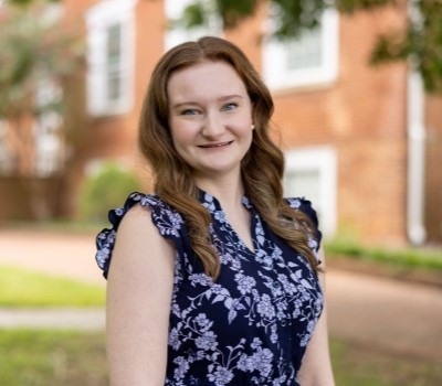 Mary Abernathy Headshot