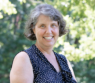 Dr. Julia Palmer