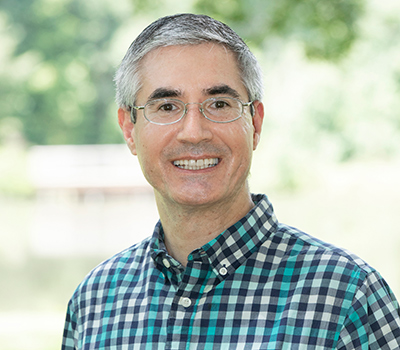 Alfonso Varona headshot