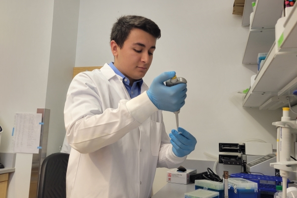 Marc Moroz doing lab research in a laboratory