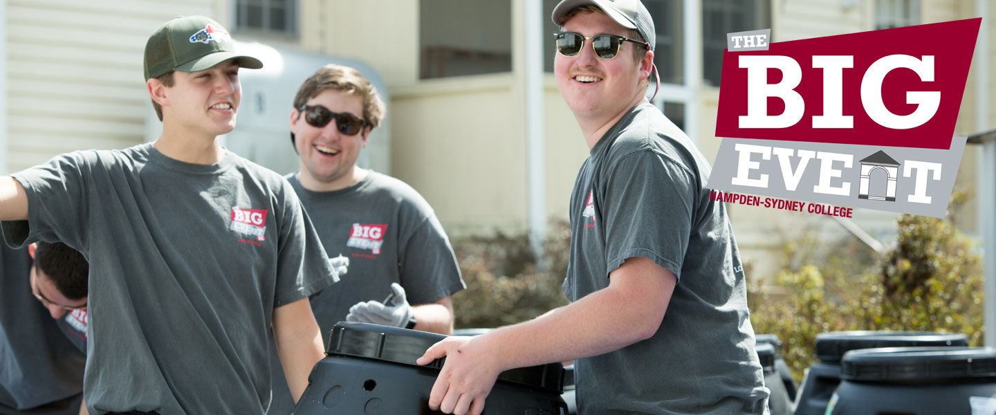 students volunteering at Hampden-Sydney Big Event